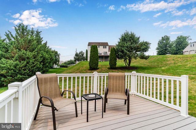 2 STONECREST TRL, Elizabethtown, PA 17022