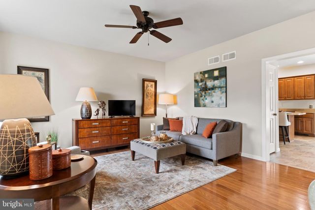 2 STONECREST TRL, Elizabethtown, PA 17022