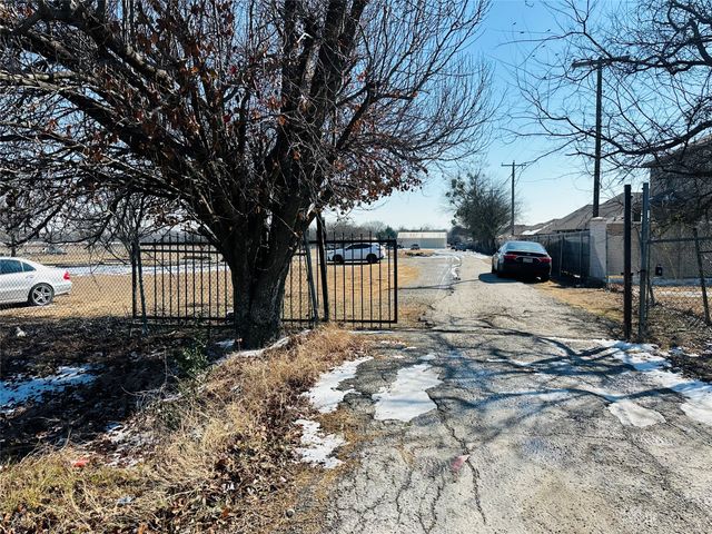 900 E Belt Line Road, Wilmer, TX 75172