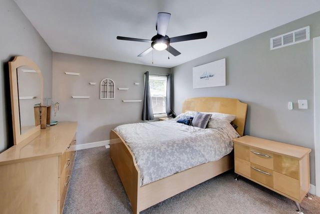 2167 Midhurst Road, Downers Grove, IL 60516