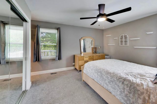 2167 Midhurst Road, Downers Grove, IL 60516