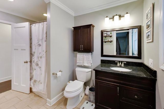 2167 Midhurst Road, Downers Grove, IL 60516