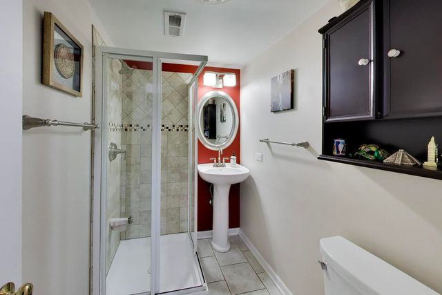 2167 Midhurst Road, Downers Grove, IL 60516