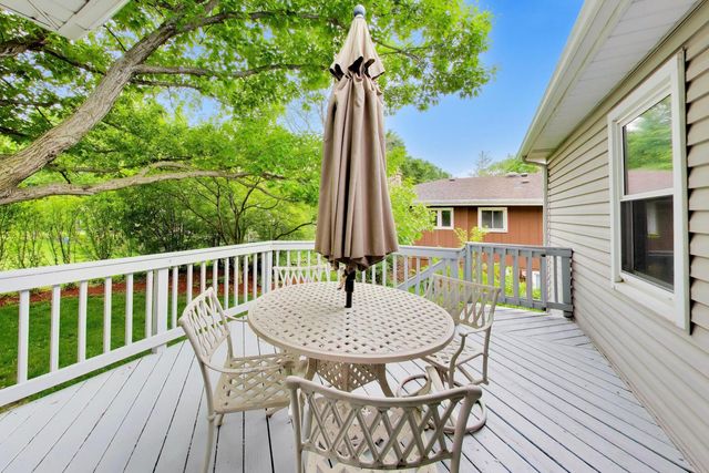 2167 Midhurst Road, Downers Grove, IL 60516