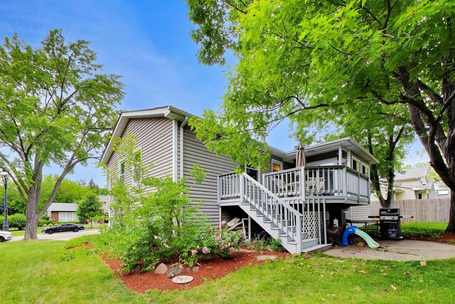 2167 Midhurst Road, Downers Grove, IL 60516