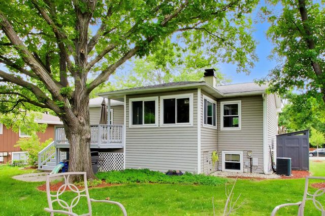2167 Midhurst Road, Downers Grove, IL 60516