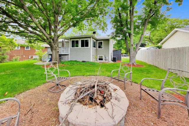 2167 Midhurst Road, Downers Grove, IL 60516
