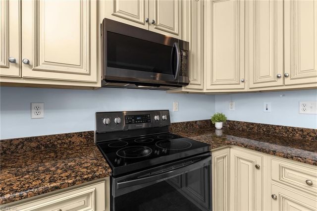 547 Mill Creek PW, Chesapeake, VA 23323