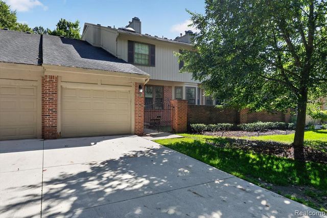 7240 Nottingham Court, West Bloomfield, MI 48322