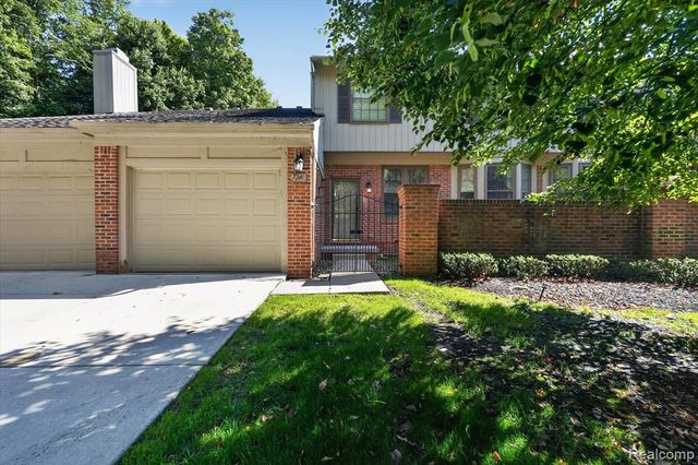 7240 Nottingham Court, West Bloomfield, MI 48322