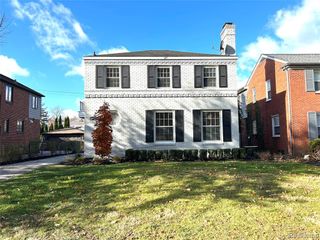 26085 Humber Street, Huntington Woods, MI 48070