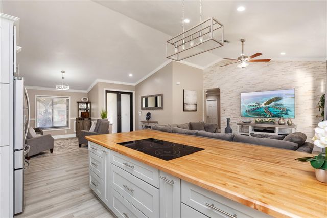 6484 NW 55th Manor, Coral Springs, FL 33067