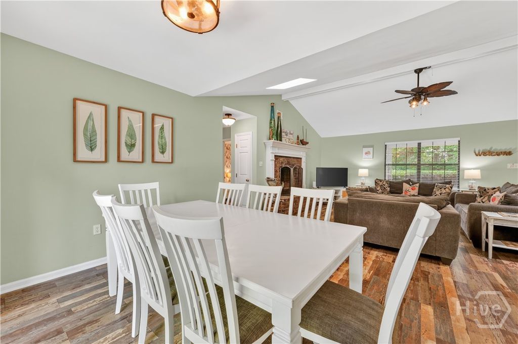 Image 11 of property listing at 201 Blue Heron Drive, Savannah, GA 31410