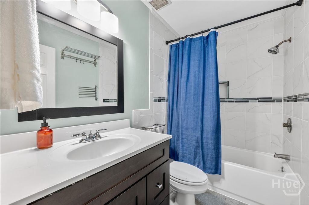 Image 21 of property listing at 201 Blue Heron Drive, Savannah, GA 31410