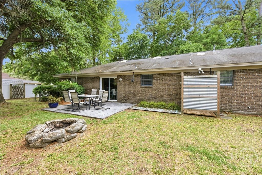 Image 24 of property listing at 201 Blue Heron Drive, Savannah, GA 31410