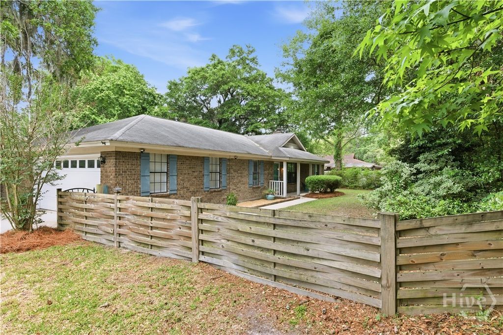 Image 27 of property listing at 201 Blue Heron Drive, Savannah, GA 31410