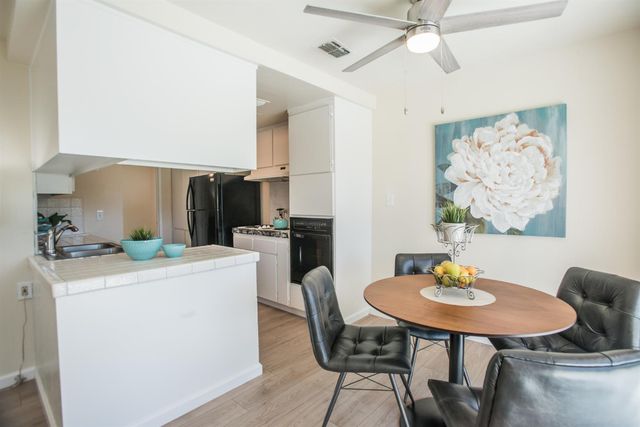 6282 Denslow Way, Sacramento, CA 95823