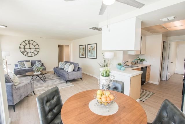 6282 Denslow Way, Sacramento, CA 95823