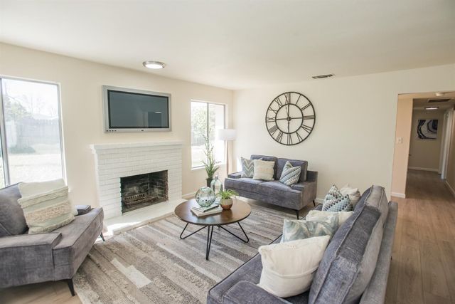 6282 Denslow Way, Sacramento, CA 95823