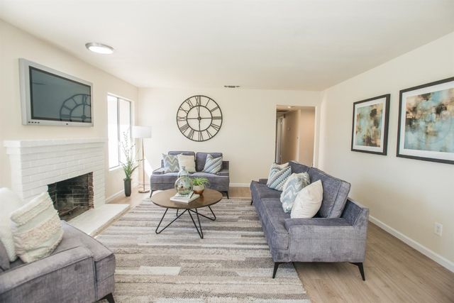 6282 Denslow Way, Sacramento, CA 95823