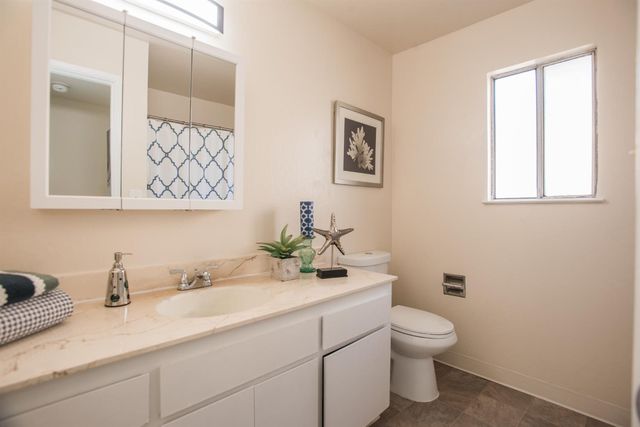 6282 Denslow Way, Sacramento, CA 95823