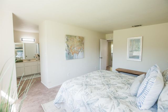 6282 Denslow Way, Sacramento, CA 95823