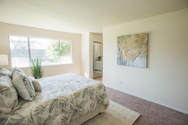 6282 Denslow Way, Sacramento, CA 95823