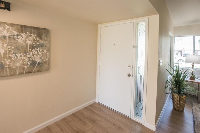 6282 Denslow Way, Sacramento, CA 95823