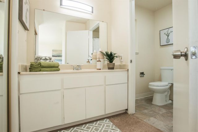 6282 Denslow Way, Sacramento, CA 95823