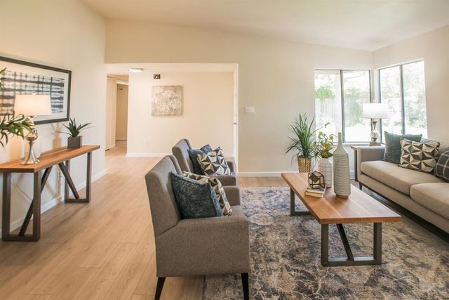 6282 Denslow Way, Sacramento, CA 95823