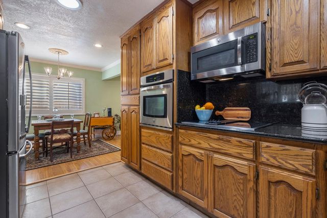 2241 Rochelle Ave, Turlock, CA 95382