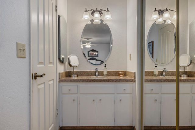 2241 Rochelle Ave, Turlock, CA 95382