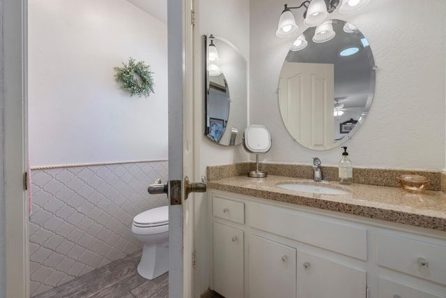 2241 Rochelle Ave, Turlock, CA 95382