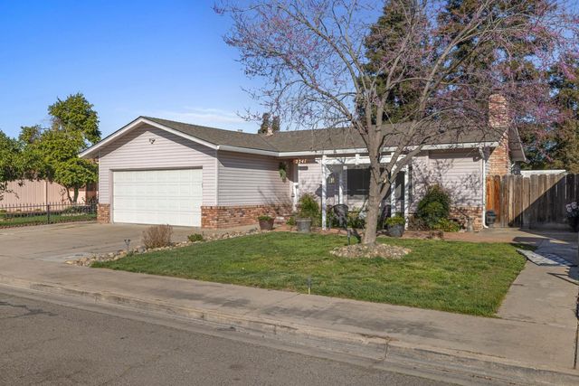 2241 Rochelle Ave, Turlock, CA 95382