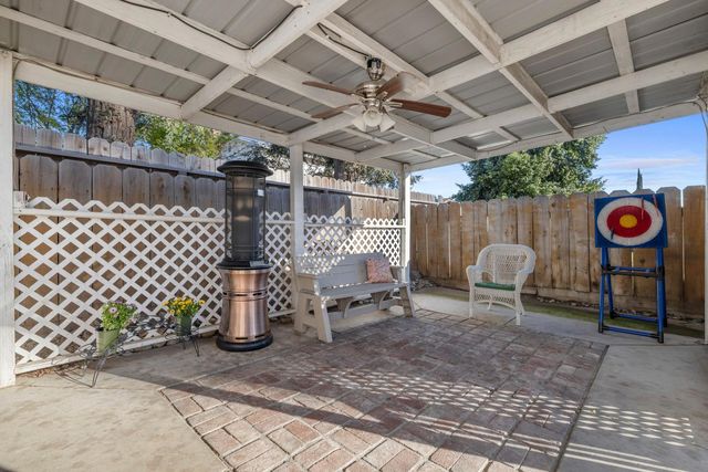 2241 Rochelle Ave, Turlock, CA 95382