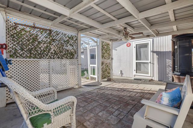 2241 Rochelle Ave, Turlock, CA 95382