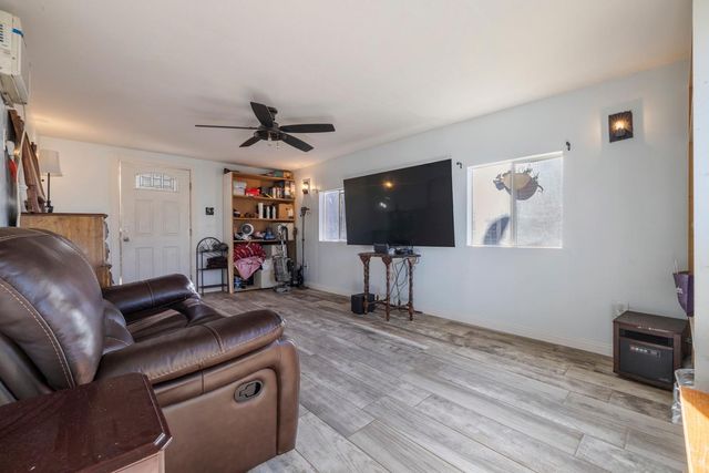 2241 Rochelle Ave, Turlock, CA 95382