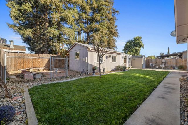 2241 Rochelle Ave, Turlock, CA 95382
