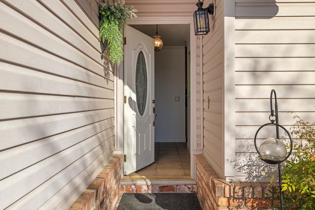 2241 Rochelle Ave, Turlock, CA 95382