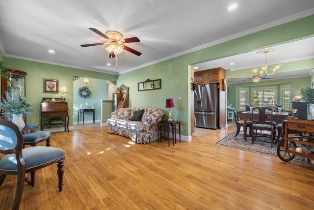 2241 Rochelle Ave, Turlock, CA 95382