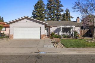 2241 Rochelle Ave, Turlock, CA 95382