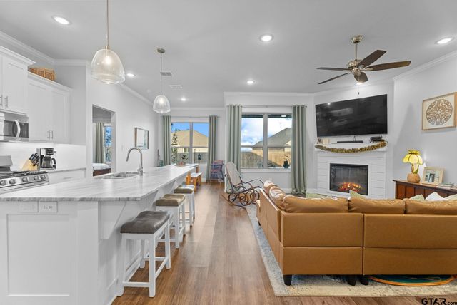 122 Kingston Crossing Lane, Bullard, TX 75757