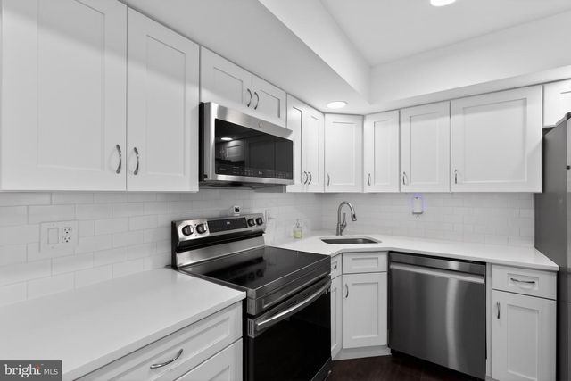5104 TRACY CT, Voorhees, NJ 08043