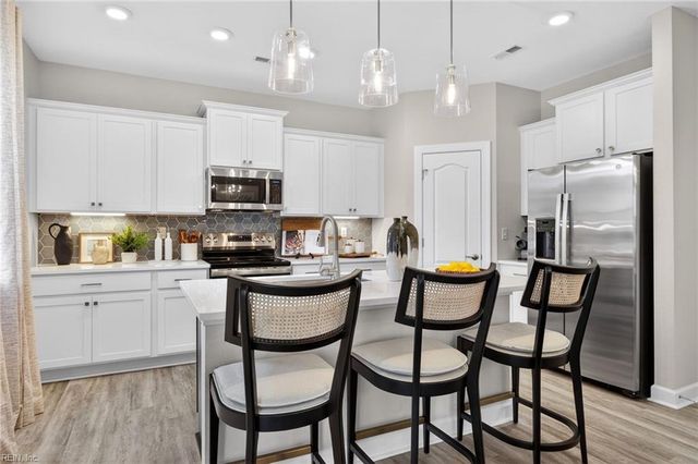 MM Poppy, Suffolk, VA 23434