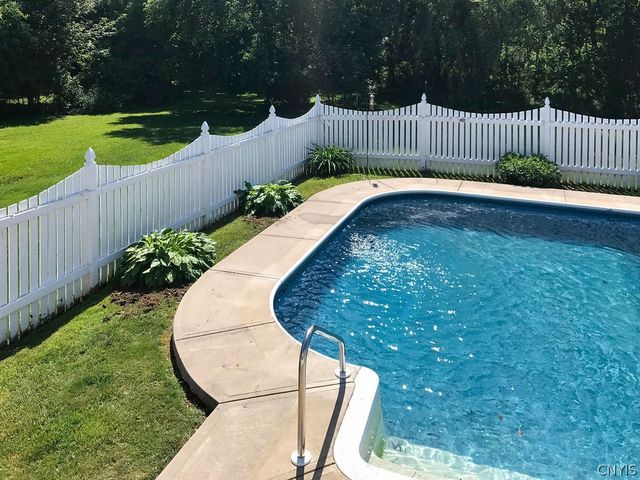 132 Casterbridge Lane, Lysander, NY 13027