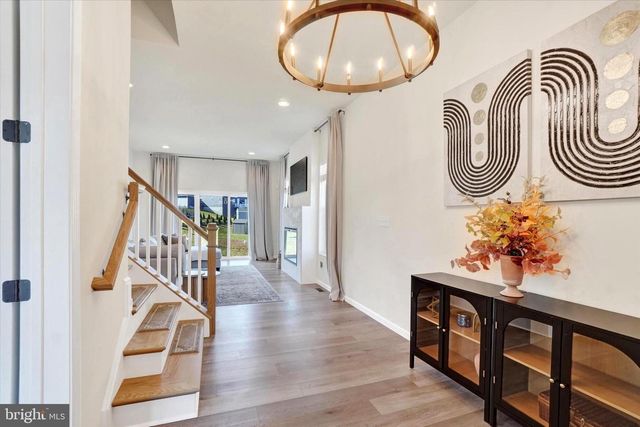 245 HOLLYHOCK DR, Manchester, PA 17345