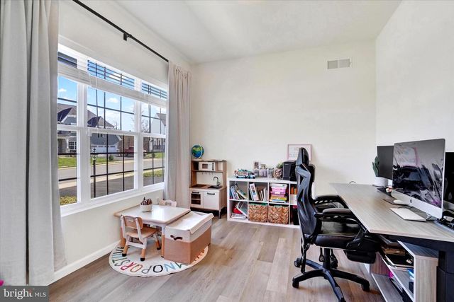 245 HOLLYHOCK DR, Manchester, PA 17345