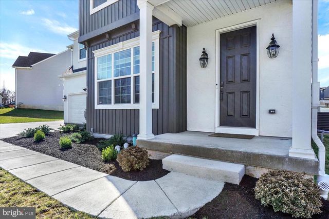 245 HOLLYHOCK DR, Manchester, PA 17345