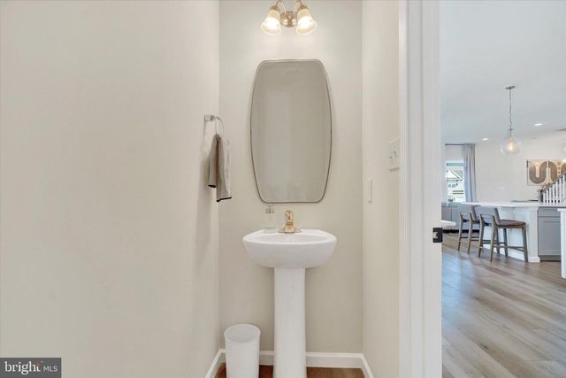 245 HOLLYHOCK DR, Manchester, PA 17345