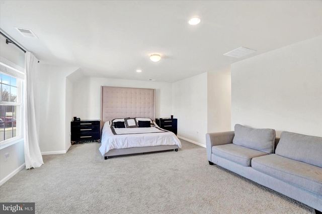 245 HOLLYHOCK DR, Manchester, PA 17345